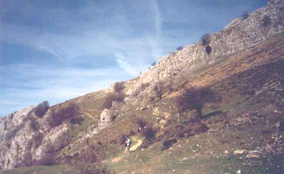 Subida a Larrano desde Asuntze